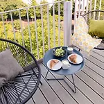 Oberdeck Studio Apartments - Adults Only